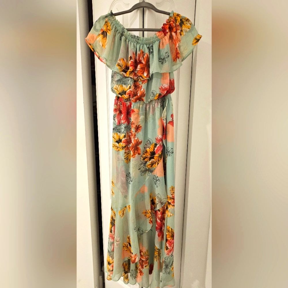 EXPRESS Off the shoulder Maxi